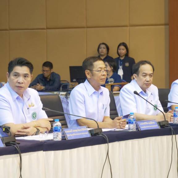 สบส. ร่วมแถลงผลจับกุมขบวนการแอบอ้างชื่อคลินิก ซื้อยาควบคุมไปจำหน่ายต่อ