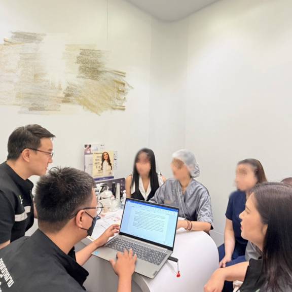 สบส. ส่งทีมลงสอบคลินิก ย่านปทุมวัน เคลียร์ปมหนุ่มสลบยาวหลังศัลยกรรม